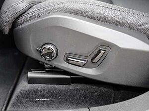 Volvo  Ultimate Dark 2WD B4 Diesel EU6d HUD AD digitales Cockpit Memory Sitze Soundsyst