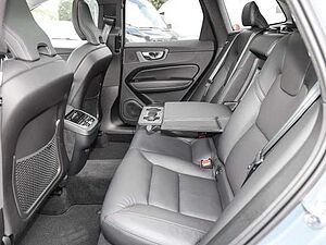 Volvo  Ultimate Dark 2WD B4 Diesel EU6d HUD AD digitales Cockpit Memory Sitze Soundsyst