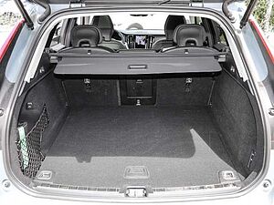 Volvo  Ultimate Dark 2WD B4 Diesel EU6d HUD AD digitales Cockpit Memory Sitze Soundsyst