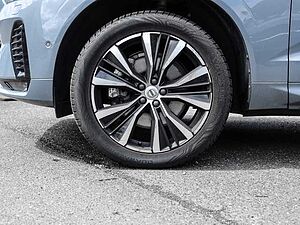 Volvo  Ultimate Dark 2WD B4 Diesel EU6d HUD AD digitales Cockpit Memory Sitze Soundsyst