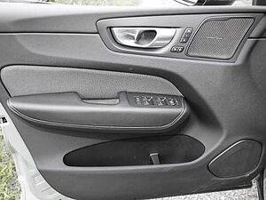 Volvo  Plus Dark AWD B5 Benzin EU6d Allrad Leder digitales Cockpit Memory Sitze Soundsy