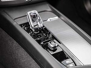 Volvo  Plus Dark AWD B5 Benzin EU6d Allrad Leder digitales Cockpit Memory Sitze Soundsy