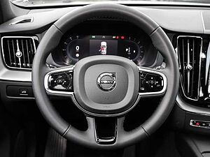 Volvo  Plus Dark AWD B5 Benzin EU6d Allrad Leder digitales Cockpit Memory Sitze Soundsy