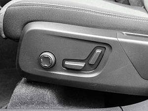 Volvo  Plus Dark 2WD B3 EU6d digitales Cockpit Memory Sitze Soundsystem HarmanKardon LE