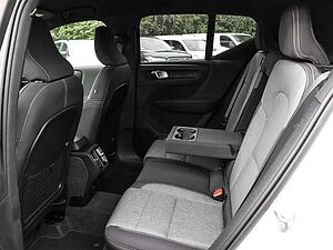 Volvo  Plus Dark 2WD B3 EU6d digitales Cockpit Memory Sitze Soundsystem HarmanKardon LE