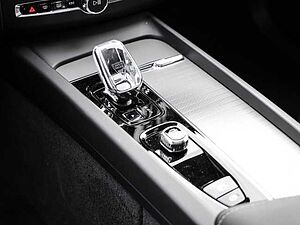 Volvo  Ultimate Dark Recharge Plug-In Hybrid AWD T8 Twin Engine EU6d Allrad HUD StandHZ
