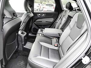 Volvo  Ultimate Dark Recharge Plug-In Hybrid AWD T8 Twin Engine EU6d Allrad HUD StandHZ
