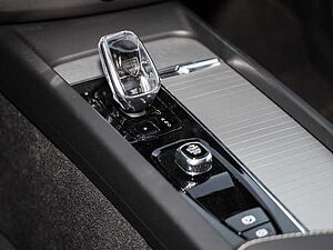 Volvo  Plus Dark Recharge Plug-In Hybrid AWD T8 Twin Engine EU6d Allrad StandHZG digita