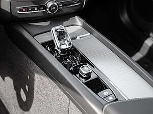 Volvo  Ultimate Dark Recharge Plug-In Hybrid AWD T8 Twin Engine EU6d Allrad HUD StandHZ