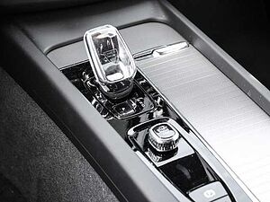 Volvo  Ultimate Dark Recharge Plug-In Hybrid AWD T8 Twin Engine EU6d Allrad HUD StandHZ