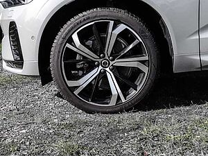 Volvo  Ultimate Dark Recharge Plug-In Hybrid AWD T8 Twin Engine EU6d Allrad HUD StandHZ