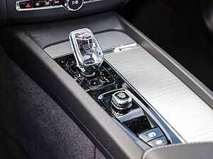 Volvo  Ultimate Dark Recharge Plug-In Hybrid AWD T8 Twin Engine EU6d Allrad HUD StandHZ