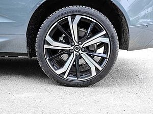 Volvo  Ultimate Dark Recharge Plug-In Hybrid AWD T8 Twin Engine EU6d Allrad HUD StandHZ
