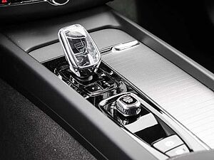 Volvo  Plus Dark Recharge Plug-In Hybrid AWD T8 Twin Engine EU6d Allrad StandHZG digita