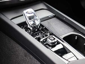 Volvo  Plus Dark Recharge Plug-In Hybrid AWD T8 Twin Engine EU6d Allrad StandHZG digita