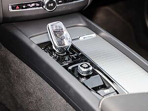 Volvo  Ultimate Dark Recharge Plug-In Hybrid AWD T8 Twin Engine EU6d Allrad HUD StandHZ