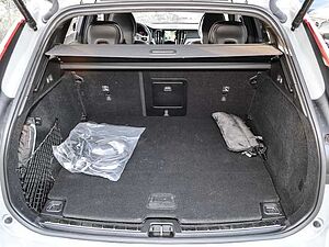 Volvo  Ultimate Dark Recharge Plug-In Hybrid AWD T8 Twin Engine EU6d Allrad HUD StandHZ
