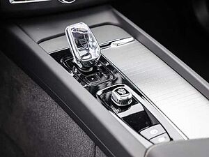 Volvo  Plus Dark Recharge Plug-In Hybrid AWD T6 Twin Engine EU6d Allrad StandHZG digita