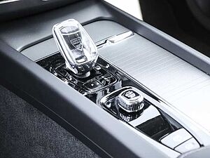 Volvo  Plus Dark Recharge Plug-In Hybrid AWD T6 Twin Engine EU6d Allrad StandHZG digita