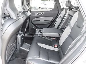 Volvo  Plus Dark Recharge Plug-In Hybrid AWD T6 Twin Engine EU6d Allrad StandHZG digita