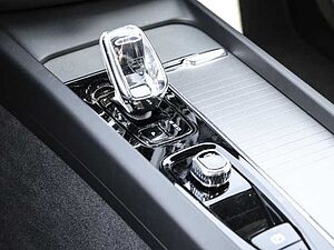 Volvo  Plus Dark Recharge Plug-In Hybrid AWD T8 Twin Engine EU6d Allrad StandHZG digita