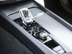 Volvo  Plus Dark Recharge Plug-In Hybrid AWD T8 Twin Engine EU6d Allrad StandHZG digita