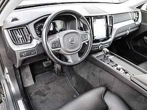 Volvo  Momentum Pro 2WD D4 EU6d-T Navi Leder digitales Cockpit Soundsystem LED Scheinwe