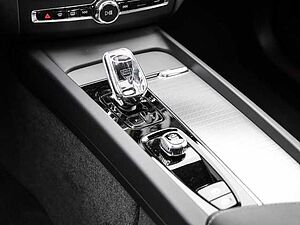 Volvo  Ultimate Dark Recharge Plug-In Hybrid AWD T8 Twin Engine EU6d Allrad HUD StandHZ