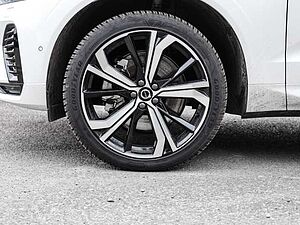 Volvo  Ultimate Dark Recharge Plug-In Hybrid AWD T8 Twin Engine EU6d Allrad HUD StandHZ