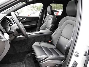 Volvo  Ultimate Dark Recharge Plug-In Hybrid AWD T8 Twin Engine EU6d Allrad HUD StandHZ