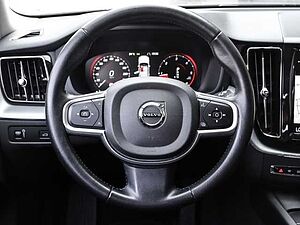 Volvo  Momentum AWD D4 EU6d-T Navi Leder digitales Cockpit Soundsystem LED Kurvenlicht