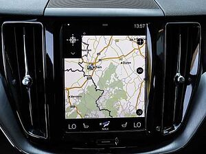 Volvo  Momentum AWD D4 EU6d-T Navi Leder digitales Cockpit Soundsystem LED Kurvenlicht