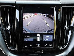 Volvo  Momentum AWD D4 EU6d-T Navi Leder digitales Cockpit Soundsystem LED Kurvenlicht