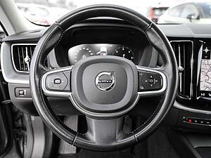 Volvo  Momentum Pro 2WD D4 EU6d-T Navi Leder digitales Cockpit Soundsystem LED Scheinwe