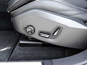 Volvo  Plus Dark Recharge Plug-In Hybrid AWD T6 Twin Engine EU6d Allrad StandHZG digita