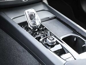Volvo  Plus Dark Recharge Plug-In Hybrid AWD T6 Twin Engine EU6d Allrad StandHZG digita