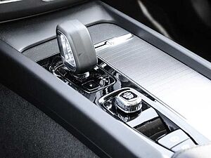 Volvo  Ultimate Dark AWD B4 Diesel EU6d Allrad HUD AD StandHZG digitales Cockpit Memory
