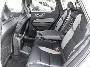 Volvo  Plus Dark Recharge Plug-In Hybrid AWD T8 Twin Engine EU6d Allrad StandHZG digita