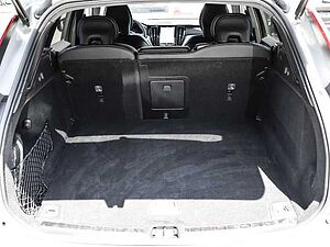 Volvo  Plus Dark 2WD B4 Benzin EU6d StandHZG Leder digitales Cockpit Memory Sitze Sound