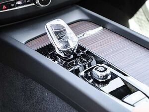 Volvo  Ultimate Dark AWD B5 Benzin EU6d HUD StandHZG Leder digitales Cockpit Memory Sit
