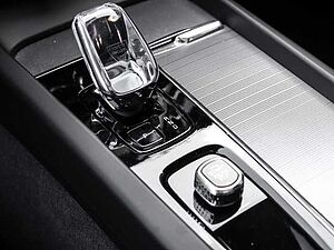 Volvo  Plus Dark Recharge Plug-In Hybrid AWD T8 Twin Engine EU6d StandHZG Leder digital