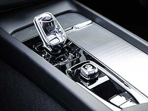 Volvo  Plus Dark Recharge Plug-In Hybrid AWD T8 Twin Engine EU6d StandHZG Leder digital