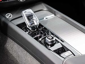 Volvo  Plus Dark Recharge Plug-In Hybrid AWD T8 Twin Engine EU6d StandHZG Leder digital