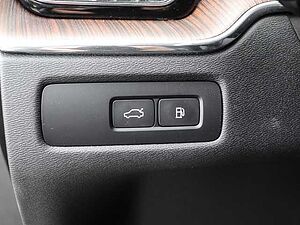 Volvo  Plus Dark Recharge Plug-In Hybrid AWD T8 Twin Engine EU6d StandHZG AHK digitales