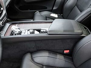 Volvo  Plus Dark Recharge Plug-In Hybrid AWD T8 Twin Engine EU6d StandHZG AHK digitales