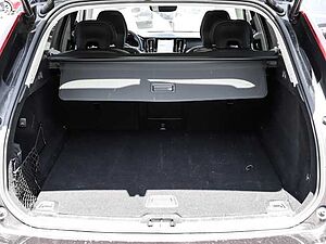 Volvo  Plus Dark Recharge Plug-In Hybrid AWD T8 Twin Engine EU6d StandHZG AHK digitales