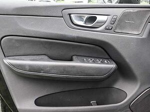 Volvo  Plus Dark Recharge Plug-In Hybrid AWD T8 Twin Engine EU6d StandHZG digitales Coc