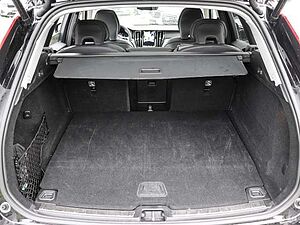 Volvo  Plus Dark Recharge Plug-In Hybrid AWD T8 Twin Engine EU6d StandHZG digitales Coc