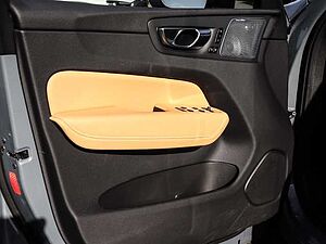 Volvo  Ultra Dark Recharge Plug-In Hybrid AWD T8 Twin Engine EU6d HUD AD StandHZG AHK