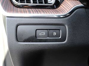 Volvo  Ultra Dark Recharge Plug-In Hybrid AWD T8 Twin Engine EU6d HUD AD StandHZG AHK